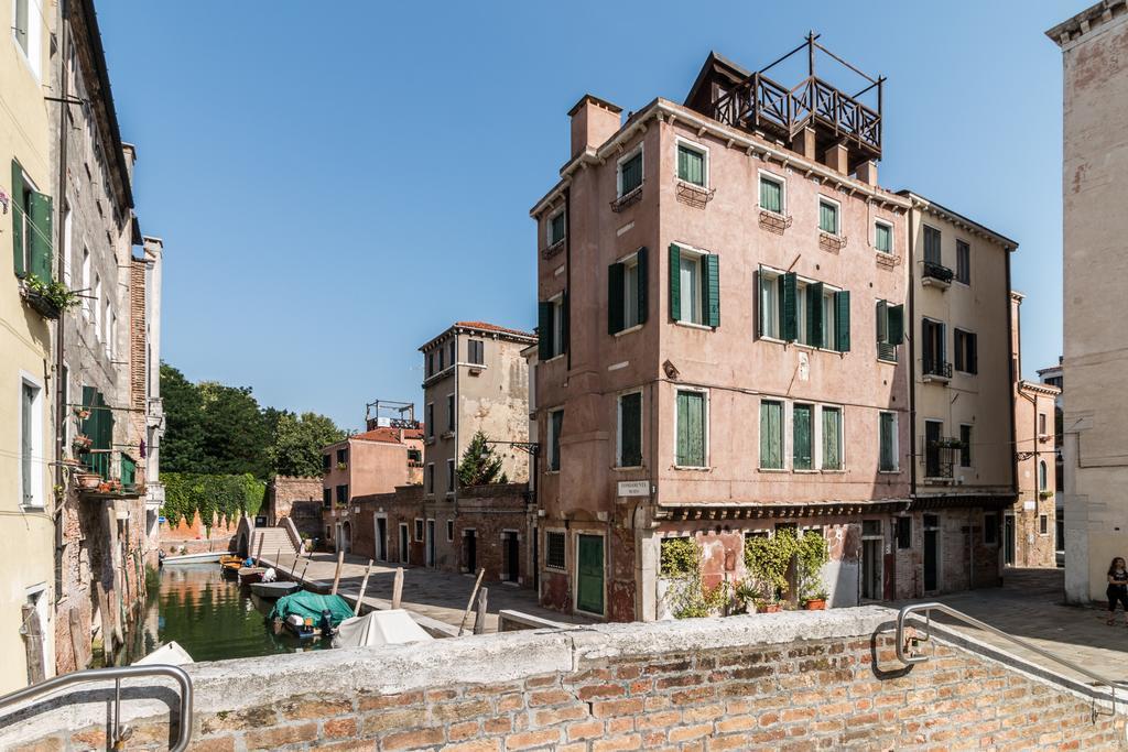 7 Windows On Venice Luaran gambar